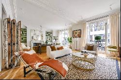 PASSY - TROCADERO -Family apartment 227m² 4 bedrooms for sale Paris 75116