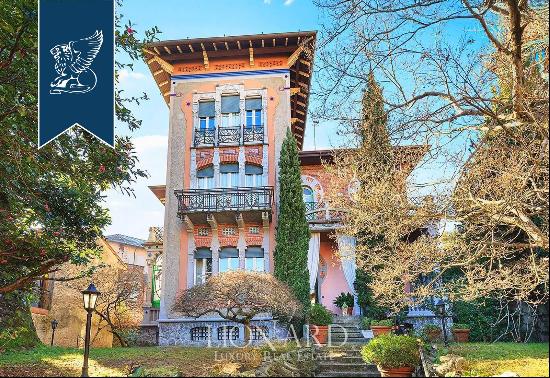 Prestigious historical villa with a garden and terraces for sale in the province of Varese