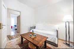 Elegant and Bright Apartment in Piazza Fiume