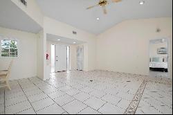 1915 Pebble Beach Ct, Venice, FL 34293