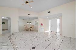 1915 Pebble Beach Ct, Venice, FL 34293