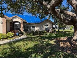 916 48th Street Dr E, Bradenton, FL 34208