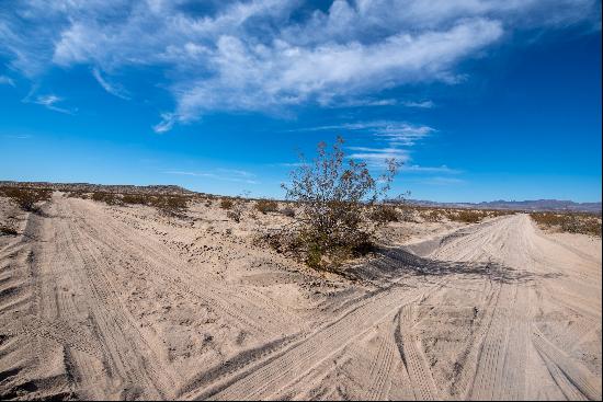 40 Acres of Untouched Desert Bliss - Your High Desert Escape Awaits