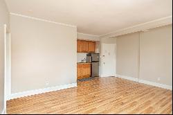 “ CHARMING ONE-BEDROOM APARTMENT IN HISTORIC FOREST HILLS GARDENS”