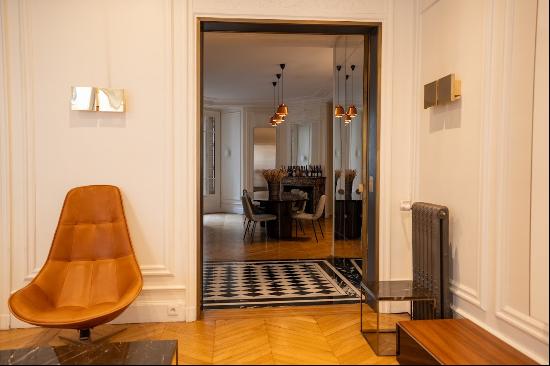 APARTMENT 8th (Golden Triangle - Parc Monceau)