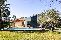 ANGLET CHIBERTA, BETWEEN SEA AND FOREST, 208 M² HOUSE