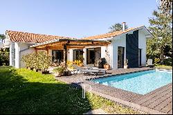 ANGLET CHIBERTA, BETWEEN SEA AND FOREST, 208 M² HOUSE