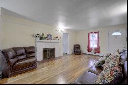 166 Asbury Avenue,Westbury, NY, 11590