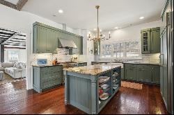 Beautifully Renovated and Expanded Carriage House