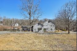 Beautifully Renovated and Expanded Carriage House