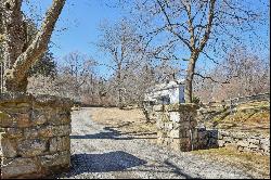 Beautifully Renovated and Expanded Carriage House