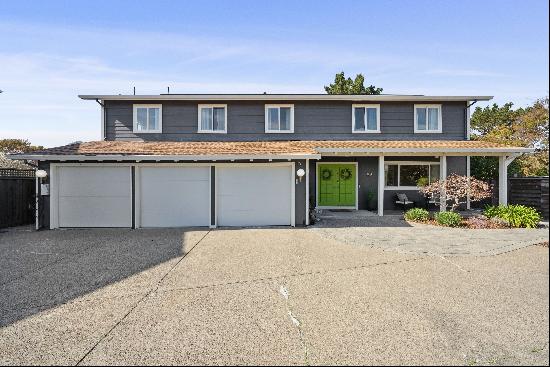 Gorgeously Remodeled Home with Great Flow and Amazing Views!