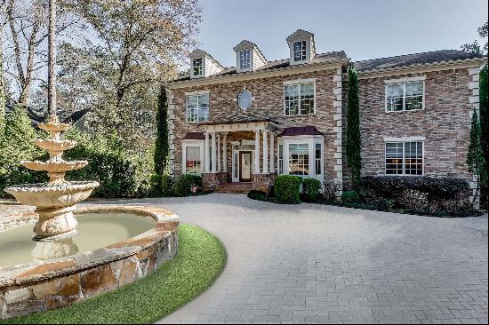 Luxurious Home with Pool in Coveted Tuxedo Park