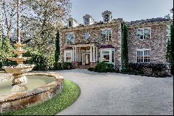 Luxurious Home with Pool in Coveted Tuxedo Park