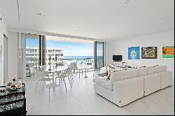 Luxurious Ocean View Palm Beach Condo 