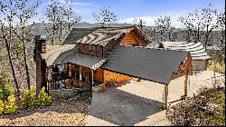 Stunning Luxury Cabin Nestles Near Downtown Blue Ridge