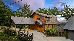 Stunning Luxury Cabin Nestles Near Downtown Blue Ridge