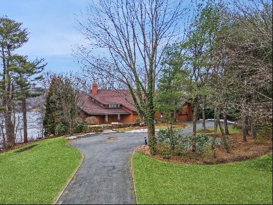 910 Franklin Lake Road, Franklin Lakes, NJ 07417