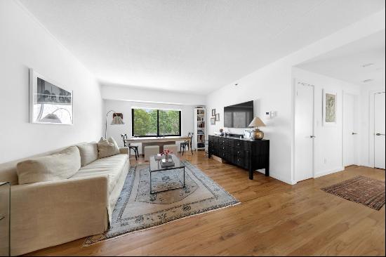 <p>Gorgeous two bed two bath Condo for sale in prime Columbia St Waterfront District, Broo