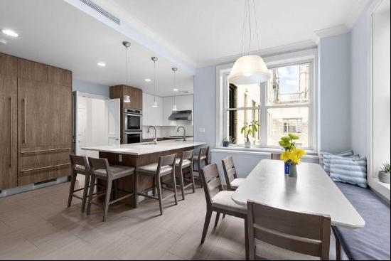 Apartment 8C at 500 West End Avenue is a spectacular, light-filled 4-bed (flex-5) 4.5-b