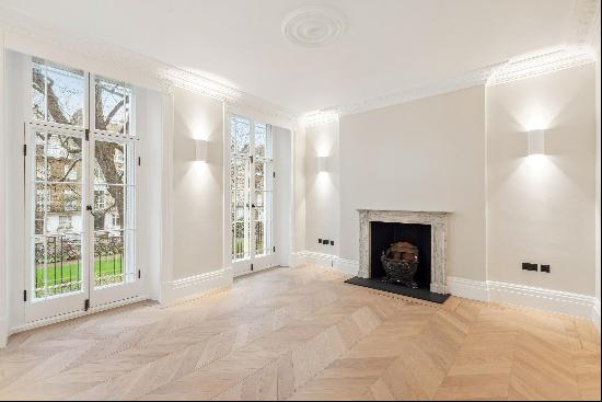 A 6 bedroom property to rent on Brompton Square, SW3