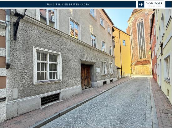 exceptional townhouse in Kirchgasse