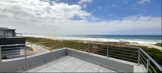 Breathtaking Oceanfront Home in Stilbaai