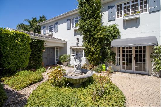 entertainer's delight in the highly sought-after Constantia Hills