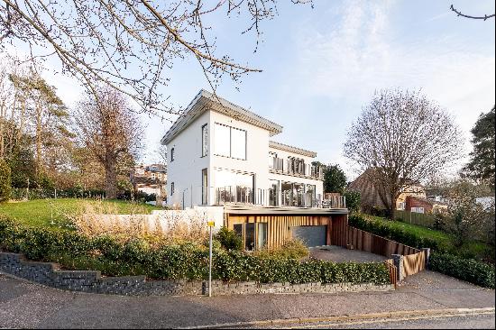 An Exceptional Contemporary Home in the Heart of Sevenoaks.