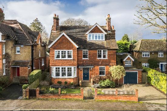 A handsome Edwardian detached town house conveniently located for Knole Park, Sevenoaks Hi