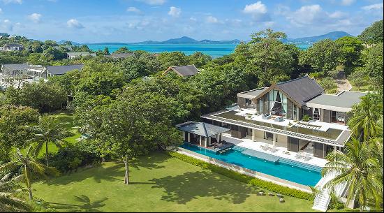 4/5 BEDROOM ABSOLUTE BEACHFRONT LUXURY HAVEN WITH STUNNING PANORAMIC VIEWS