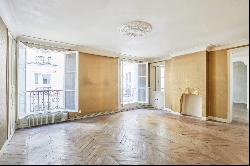 Paris 9th District – A 5-room apartment to renovate