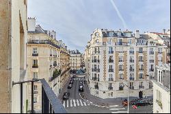 Paris 16th District – An elegant and bright 3-bed apartment