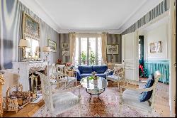 Versailles Montreuil – An elegant family home with a  garden