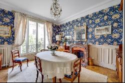 Versailles Montreuil – An elegant family home with a  garden