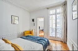 Paris 17th District – A bright and peaceful pied a terre