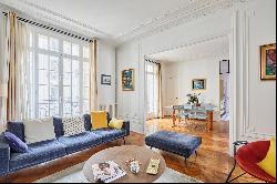 Paris 17th District – A bright and peaceful pied a terre