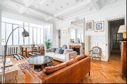 Paris 8th District – An elegant 3-bed family apartment