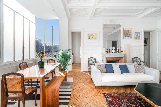 Paris 8th District - An elegant 3-bed family apartment