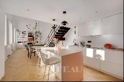 Versailles Saint Louis – A renovated 2/3 bed apartment