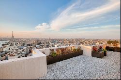 Paris 15th District –  A 2-bed apartment with terraces commanding panoramic views