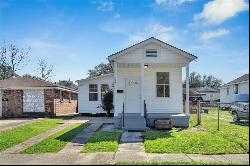 2560 Gladiolus Street, New Orleans LA 70122