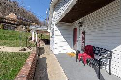 1402 Pine Hollow Rd, McKees Rocks PA 15136