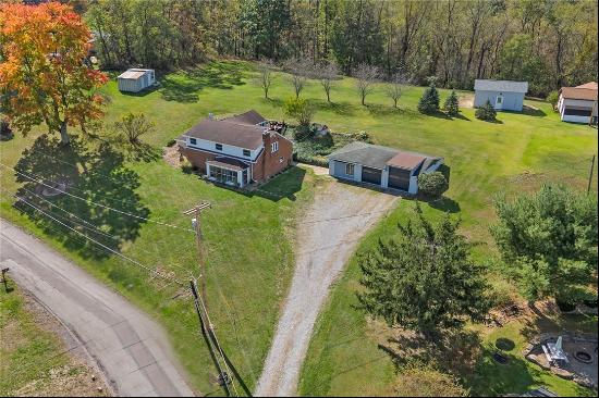 1406 Riverview Rd, Moon/Crescent Twp PA 15046