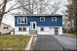 212 Deerfield Court, Voorheesville NY 12186