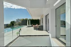 Modern villa with breathtaking views in Los Almendros, Benahavís, Benahavís 29679