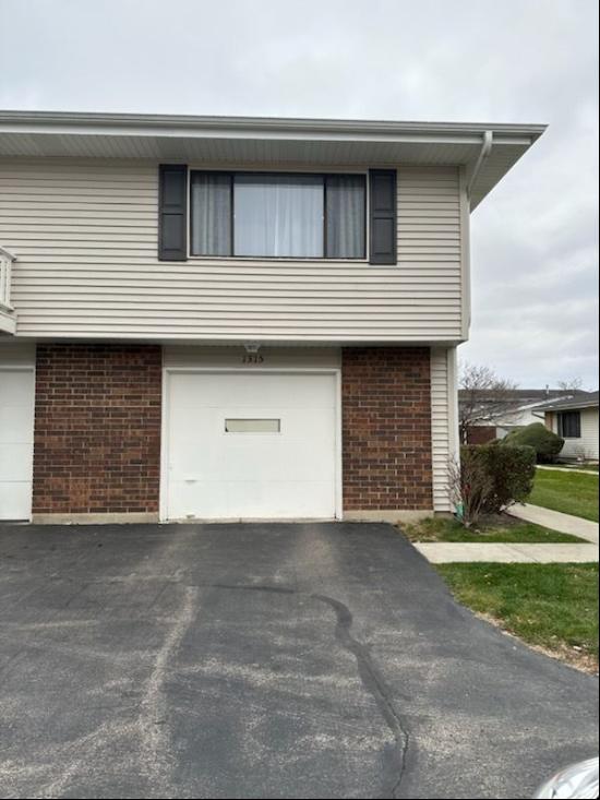 1315 Yarmouth Court #1315, Schaumburg IL 60193