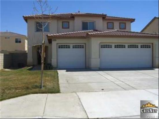 45428 Stadium Lane, Lancaster CA 93535