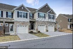 1720 Fairbank Lane, Mechanicsburg PA 17055