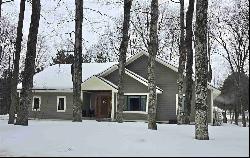 122 Meadow Wood Drive, Harbor Springs MI 49740